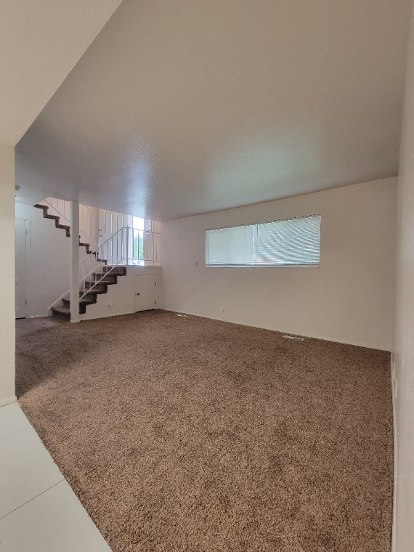 166 W Foxbridge Dr - Photo 2 of 9