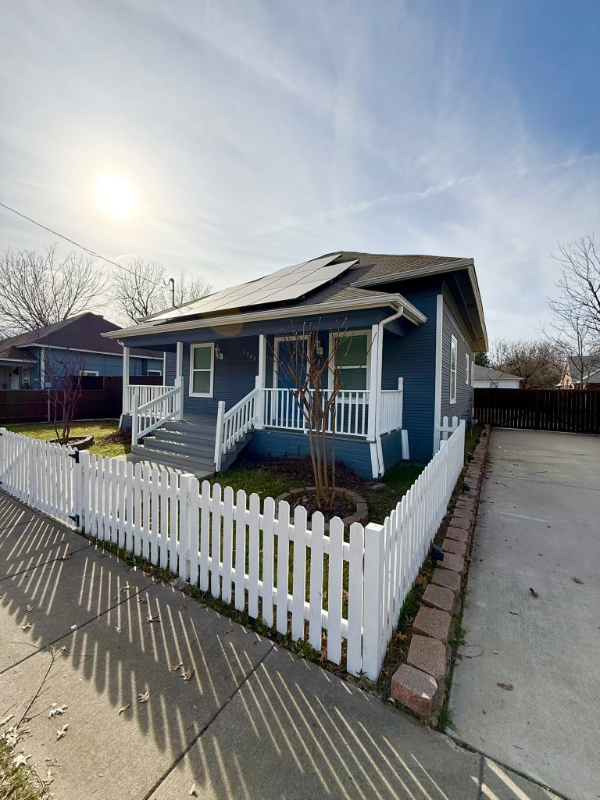 1305 Florence St - Photo 2 of 15