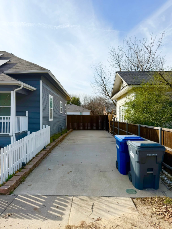 1305 Florence St - Photo 4 of 15