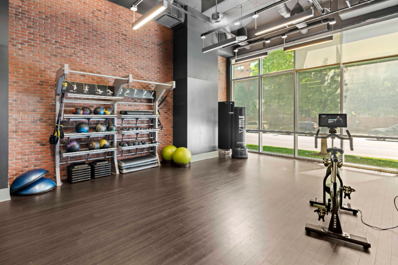 880 S Clark St - Photo 7 of 11