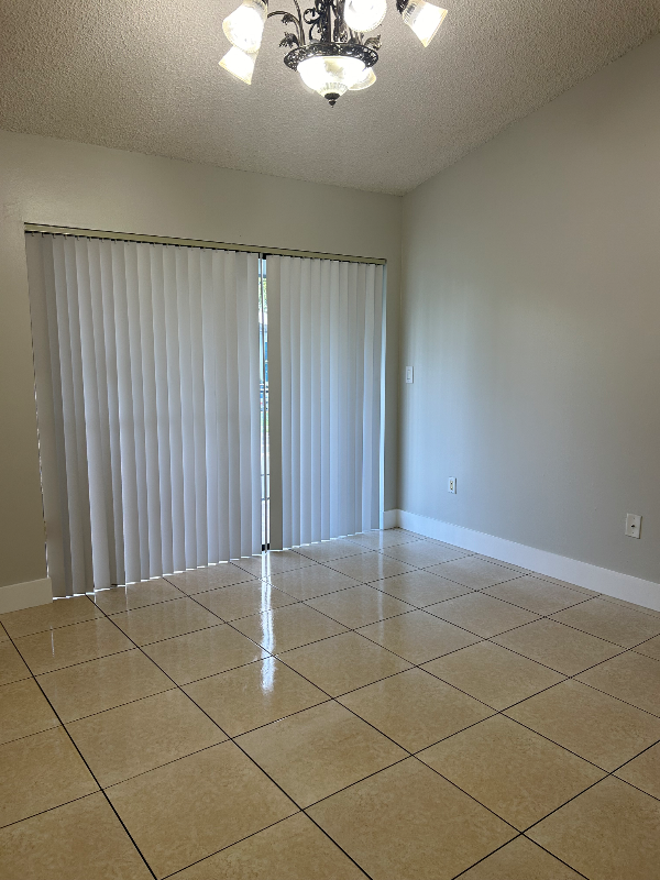 7160 Nwstreet #207 - Photo 4 of 17