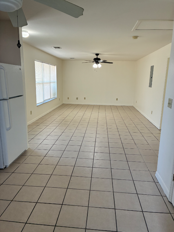 12 2256B Estreet - Photo 2 of 4