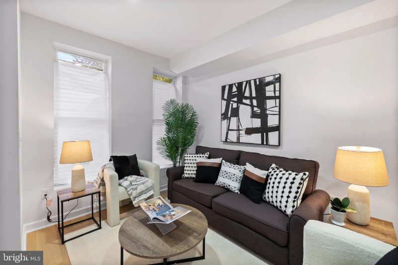 431 Whitridge Ave - Photo 5 of 20