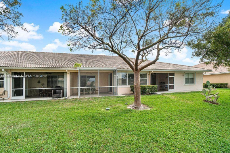 2437 S Coral Trace Cir - Photo 2 of 7