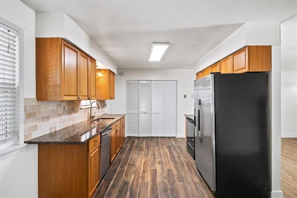 1220 Ridge Rd - Photo 7 of 22