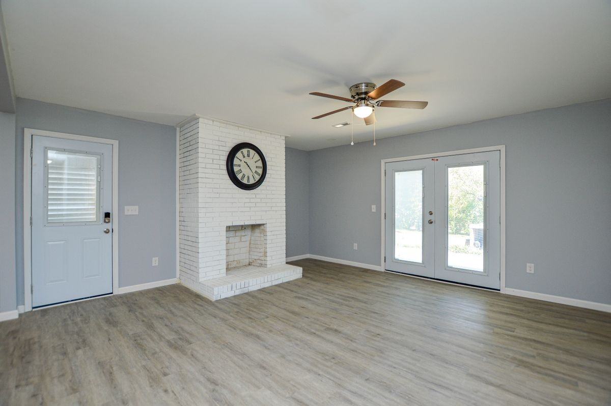 5385 Macy Grove Rd - Photo 5 of 33