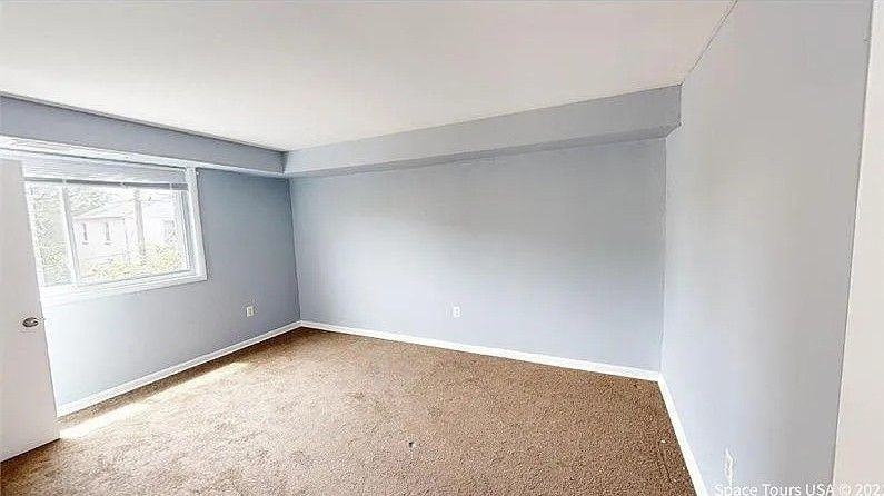 5044 C St Se - Photo 3 of 5