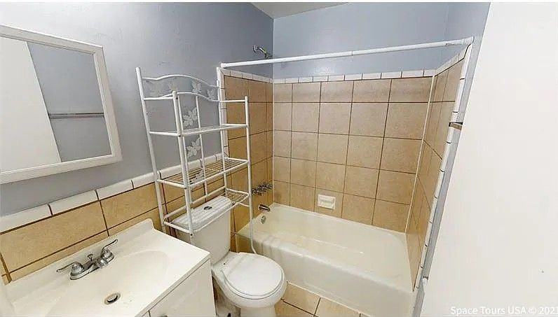 5044 C St Se - Photo 4 of 5