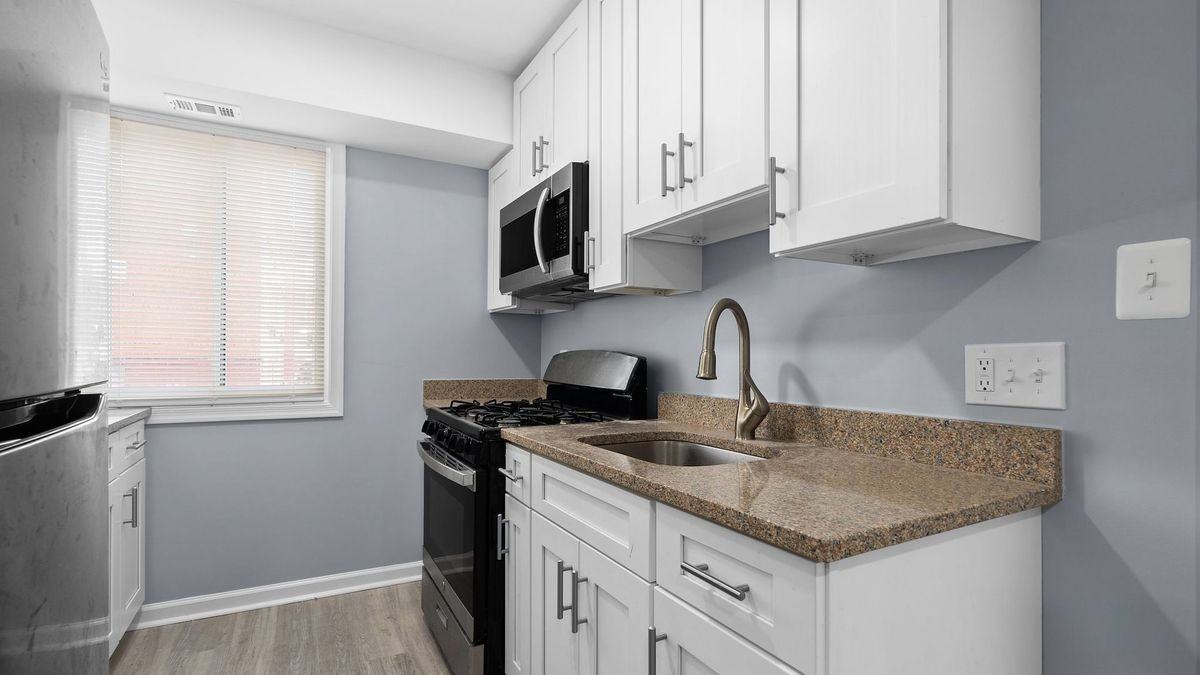 5047 D St Se - Photo 4 of 7