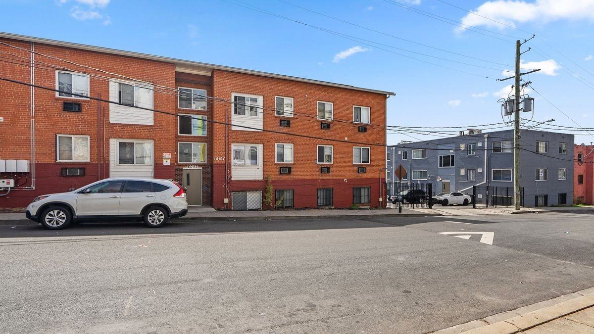 5047 D St Se - Photo 5 of 7