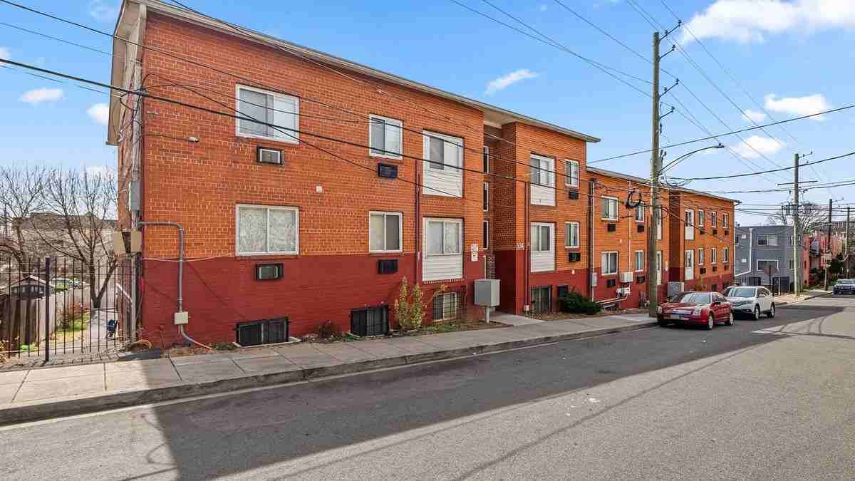 5047 D St Se - Photo 6 of 7