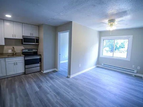 5049 D St Se - Photo 6 of 12