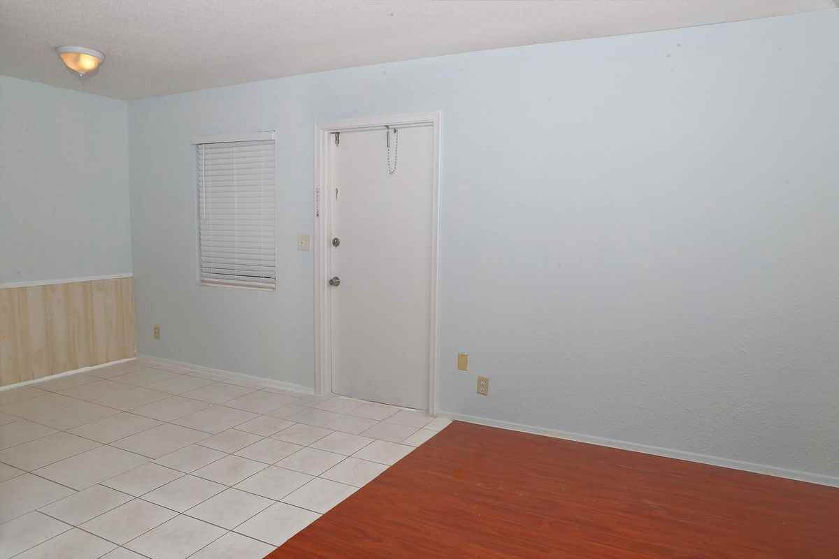 5881 Ne 18th Ave ##2 - Photo 2 of 9