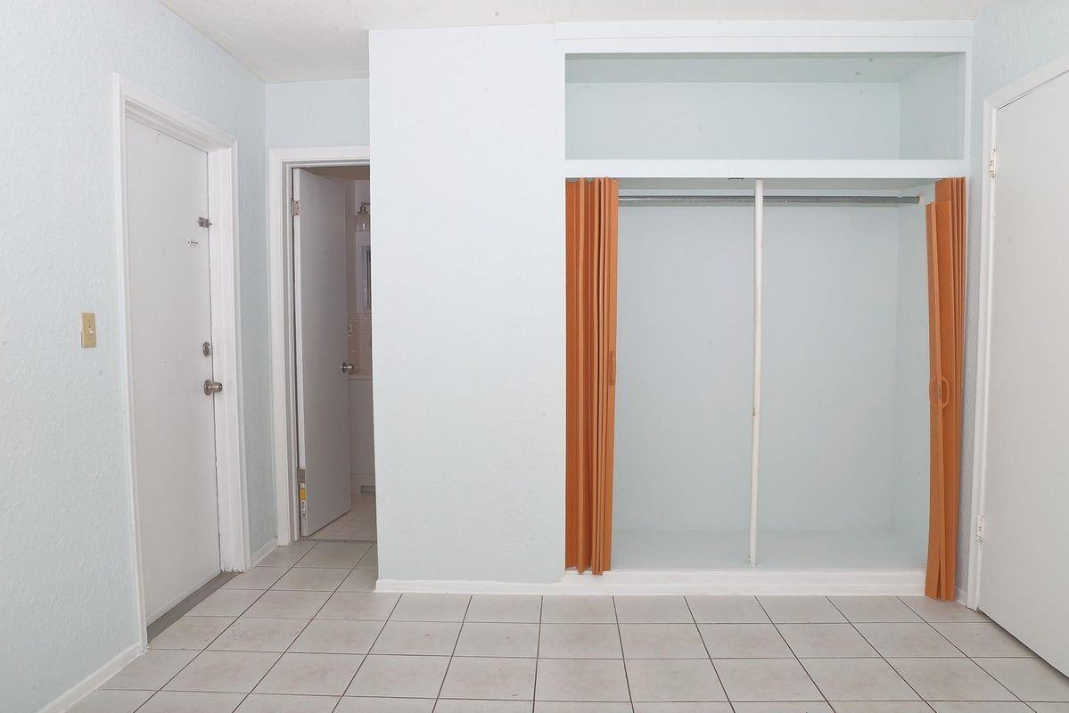 5881 Ne 18th Ave ##2 - Photo 4 of 9