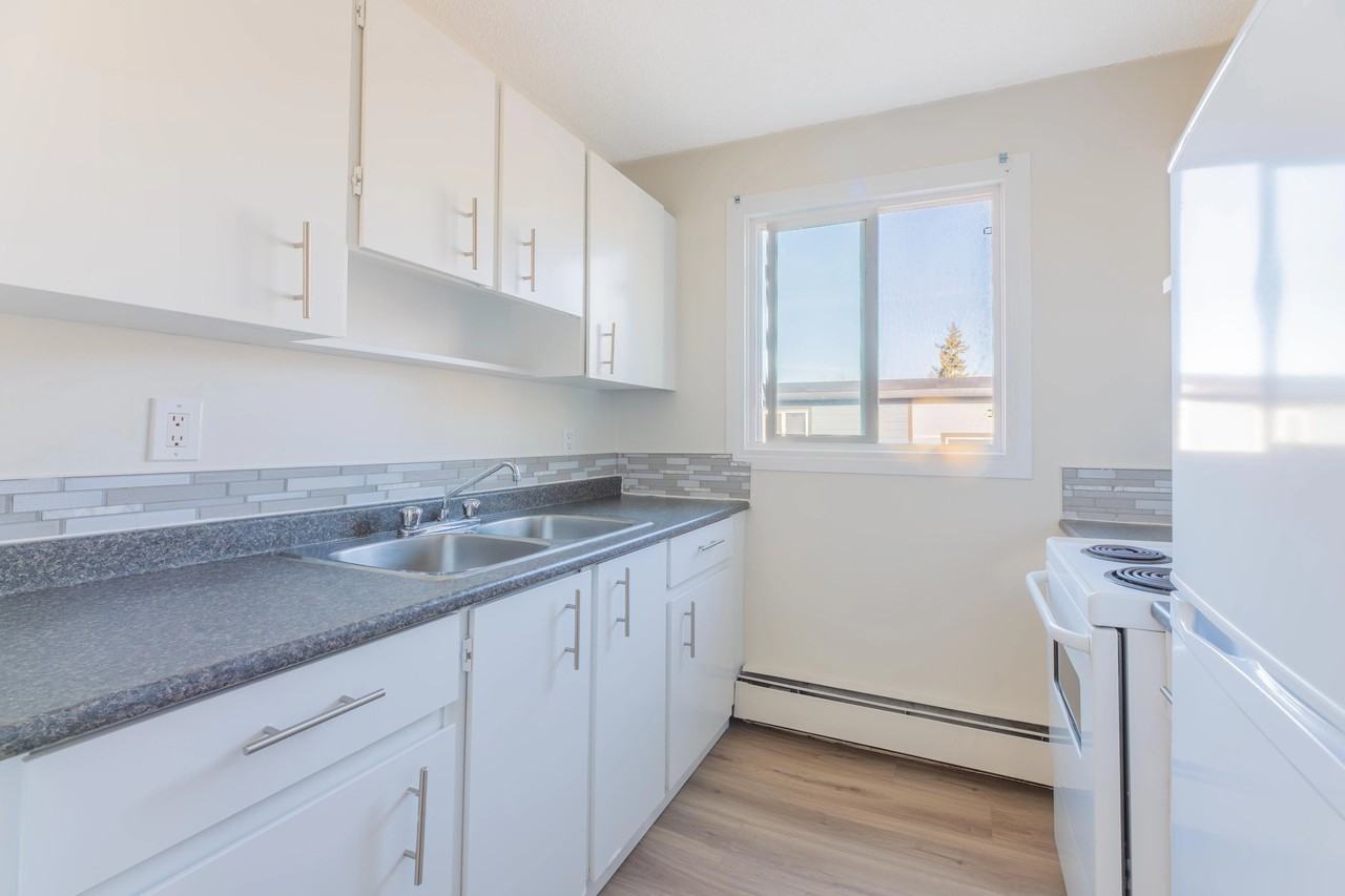 Delton Place - Photo 4 of 45