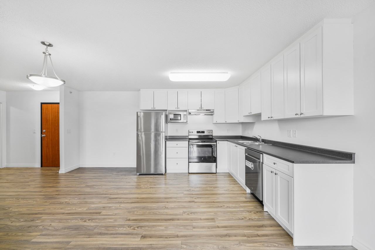 Windermere Village Apartments - Photo 2 of 12