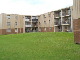 390 Partridge Avenue - Photo 3 of 10