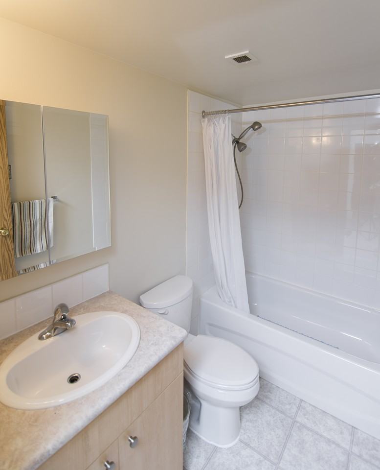 390 Partridge Avenue - Photo 4 of 10