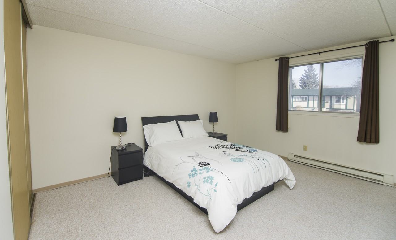 390 Partridge Avenue - Photo 6 of 10