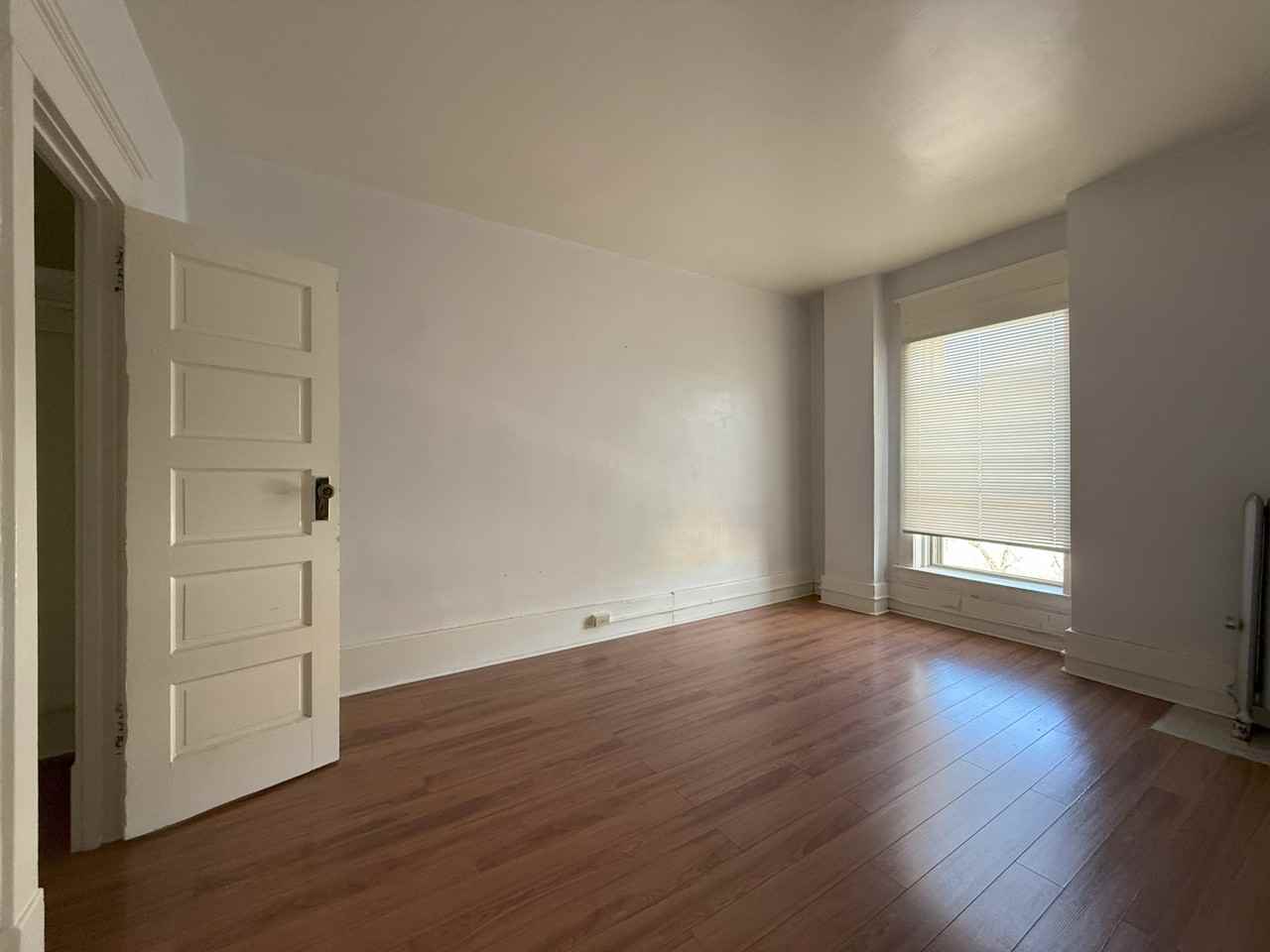 Modern - Photo 4 of 5