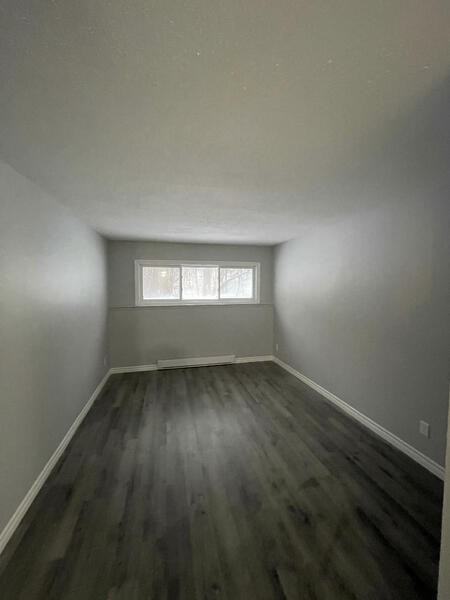 6632 Notre Dame St - Photo 4 of 12