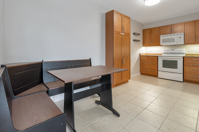 500 Mapleview Dr W - Photo 7 of 24