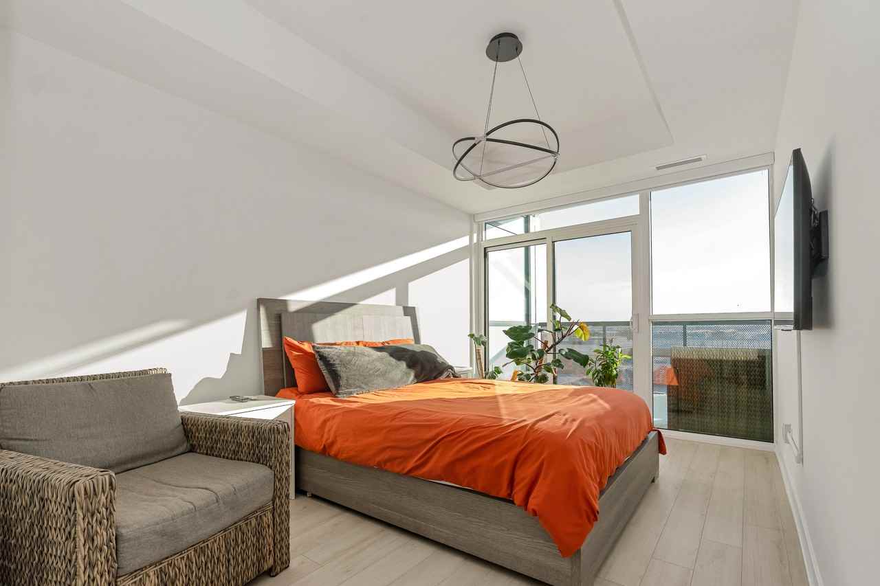 681 Yonge St Barrie, On L4N 4E8 - Photo 3 of 17