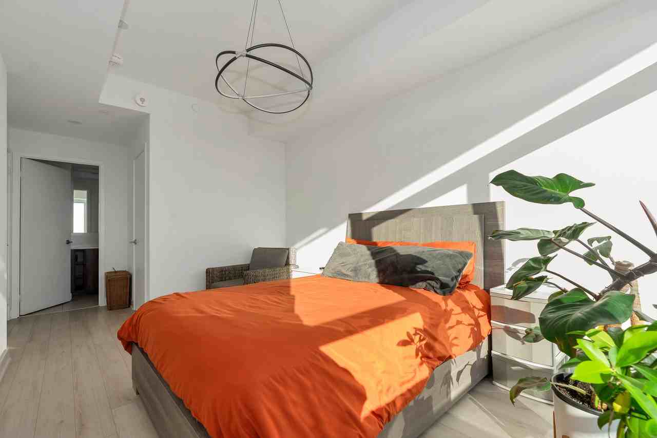 681 Yonge St Barrie, On L4N 4E8 - Photo 4 of 17