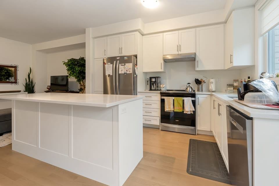 140 Shepherd Dr, Barrie, ON L9J 0C3, Canada - Photo 6 of 21