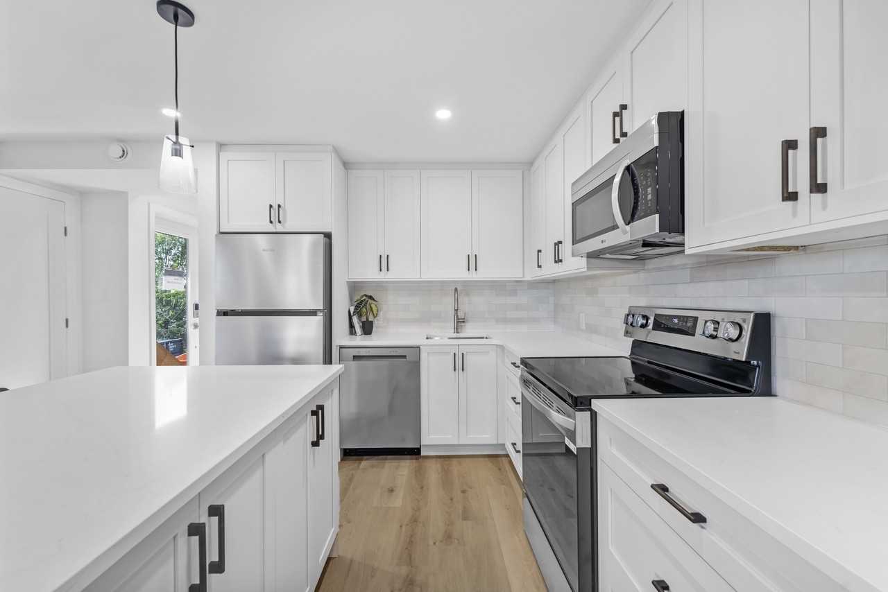 885-887 Somerset Street West - Photo 6 of 28