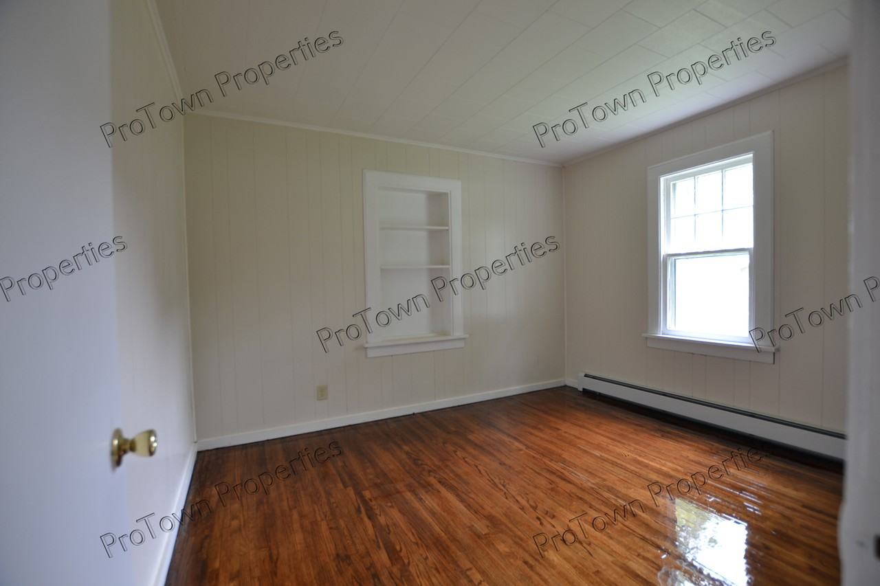 211 Doris Avenue - Photo 5 of 7