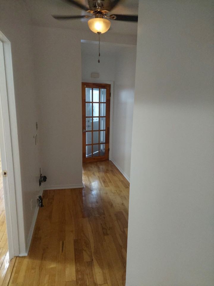 14e Avenue - Photo 2 of 7