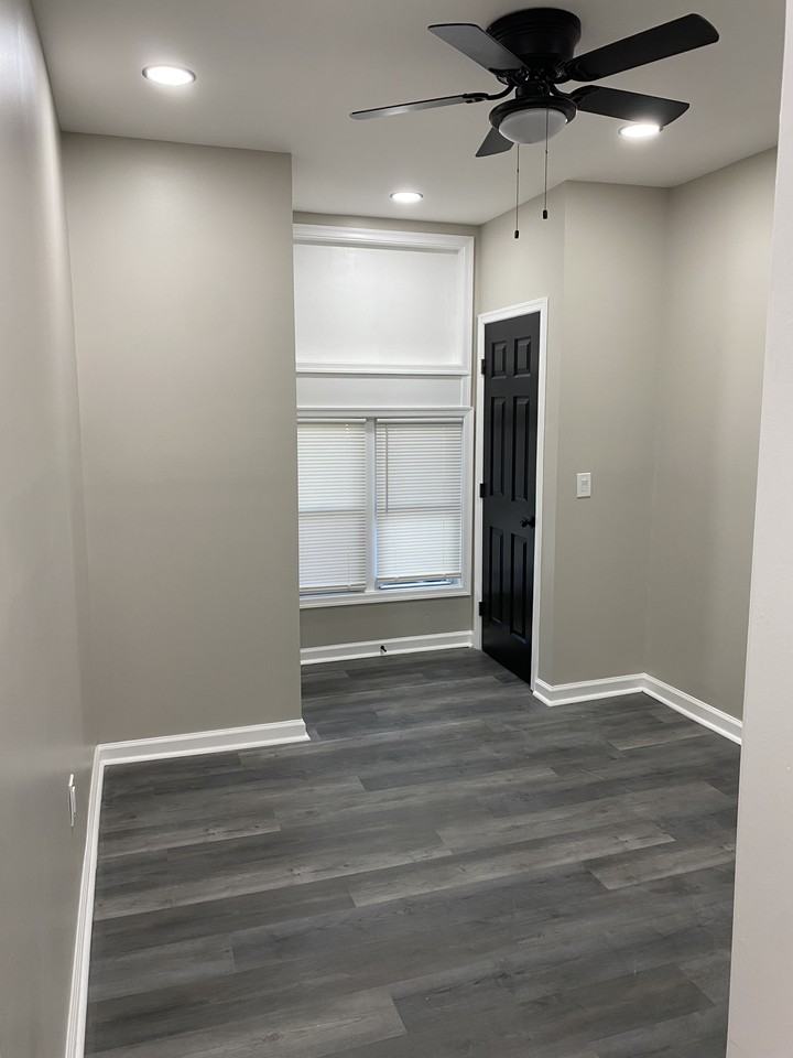 2123 Sinclair Lane - Photo 2 of 7