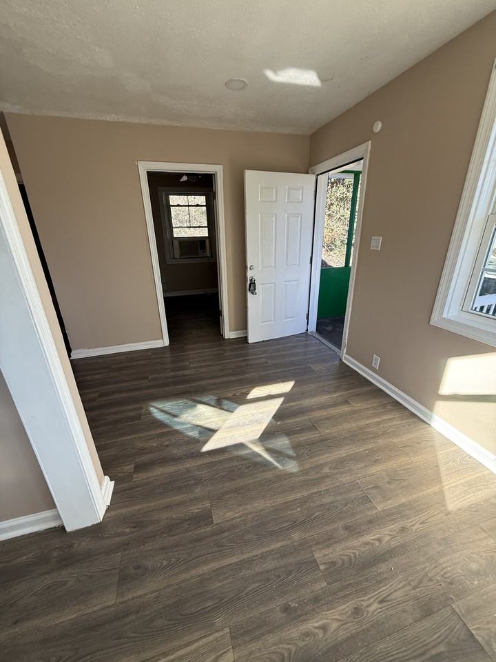 77 Engineer Dr #B - Photo 3 of 10