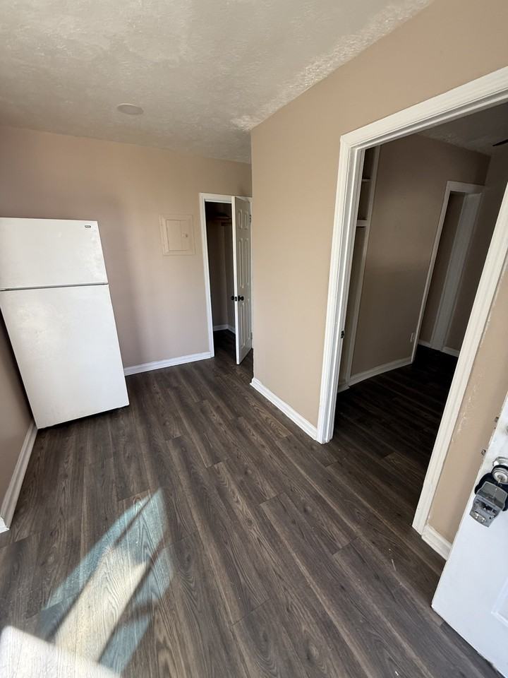 77 Engineer Dr #B - Photo 5 of 10