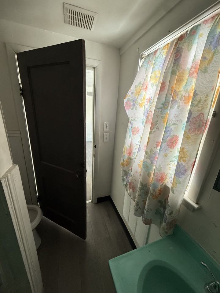 82 Rowland Ave #82-1-2 - Photo 7 of 7