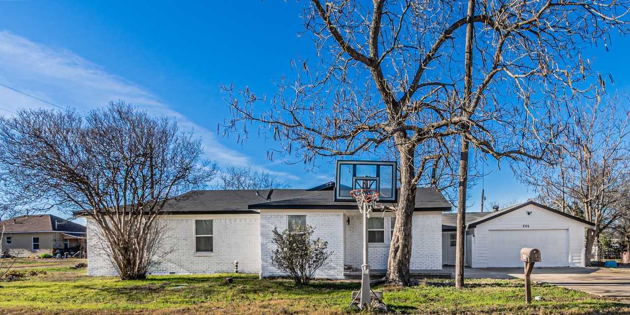 605 Lloyd #NA - Photo 2 of 28