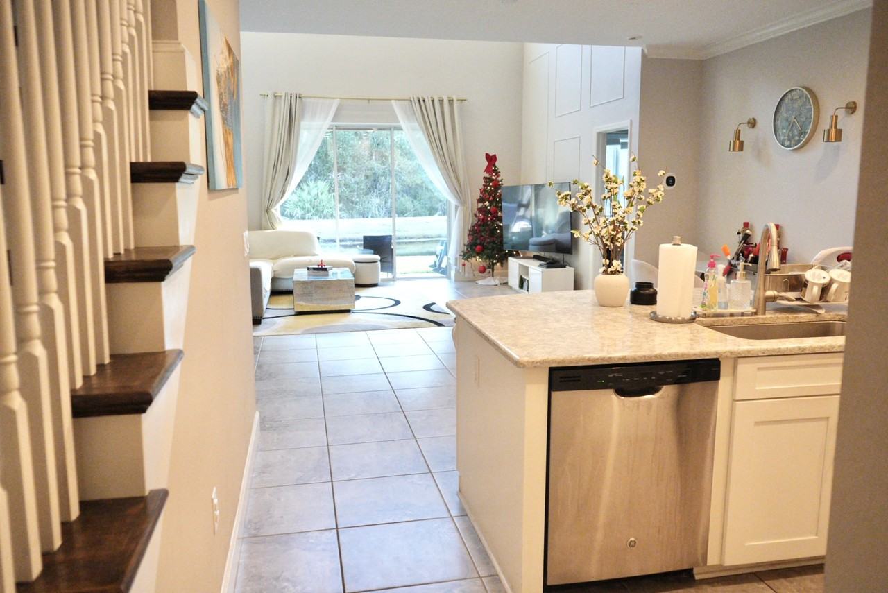 8716 Terracina Lake Dr #8716 - Photo 3 of 32