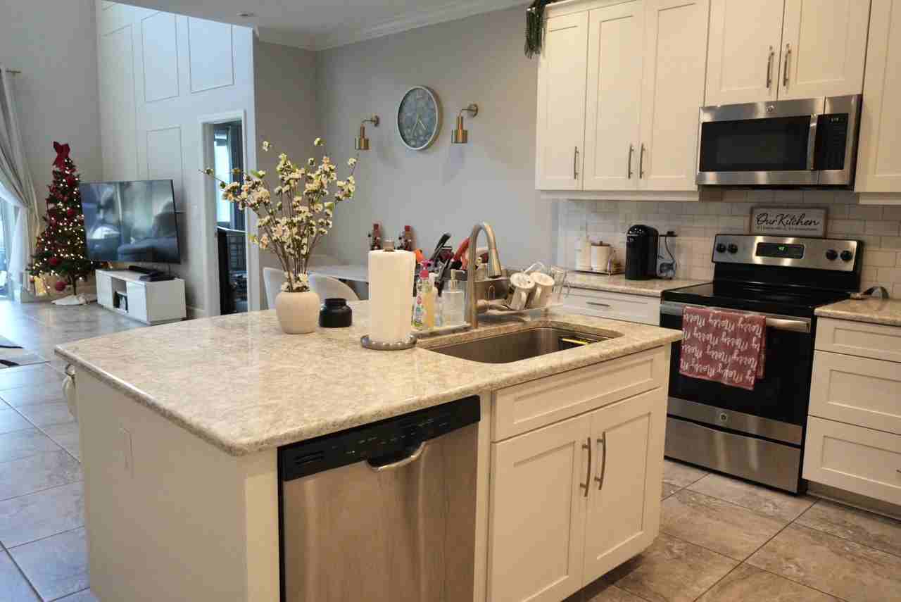 8716 Terracina Lake Dr #8716 - Photo 4 of 32