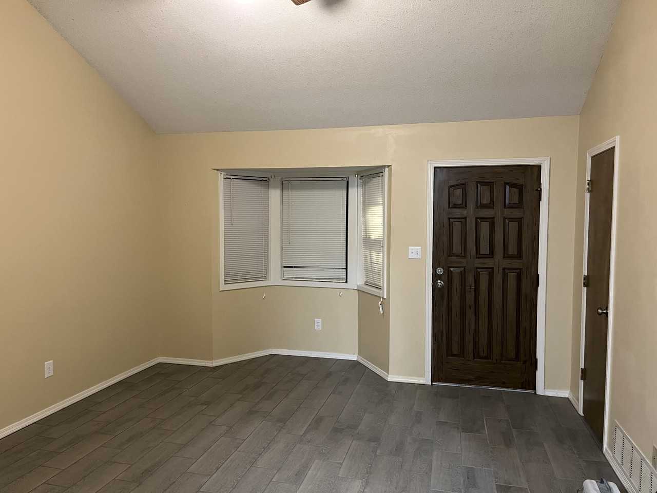 1603 Brooken Hill Dr #NA - Photo 2 of 9