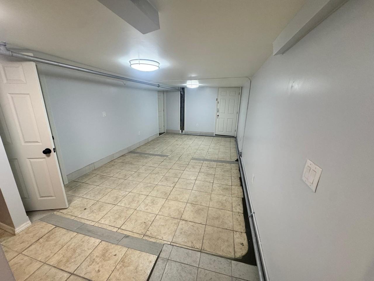 722 E 10th St #BS - Photo 4 of 12