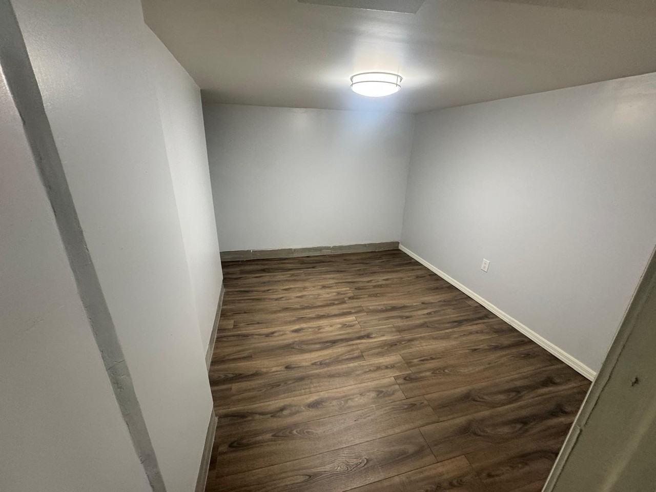 722 E 10th St #BS - Photo 7 of 12