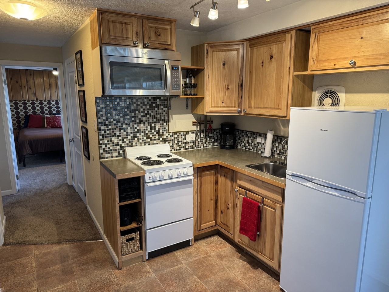 3815 E 17th Ave #B - Photo 6 of 14