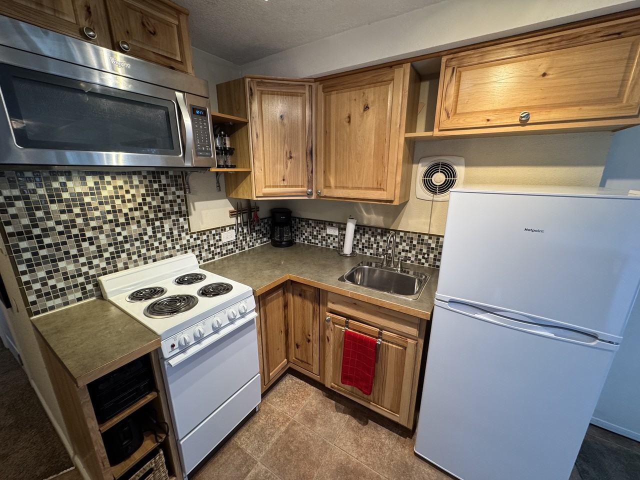 3815 E 17th Ave #B - Photo 7 of 14