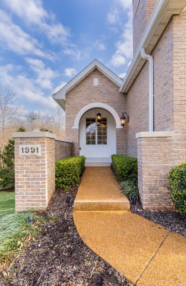 1991 Chesterfield Ridge Cir #NA - Photo 4 of 50