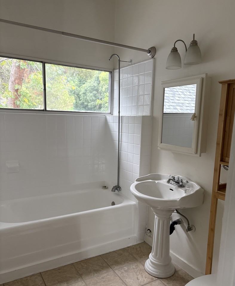 672 Brookside Ln - Photo 4 of 10