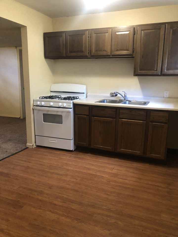 100 Cliff Ave #9 - Photo 2 of 11