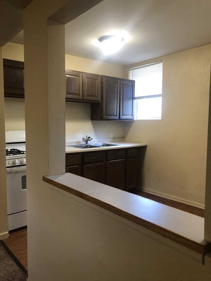 100 Cliff Ave #9 - Photo 3 of 11