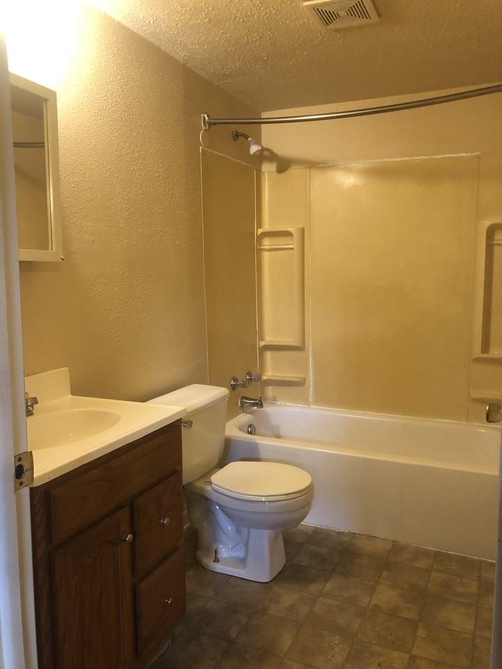 100 Cliff Ave #9 - Photo 4 of 11