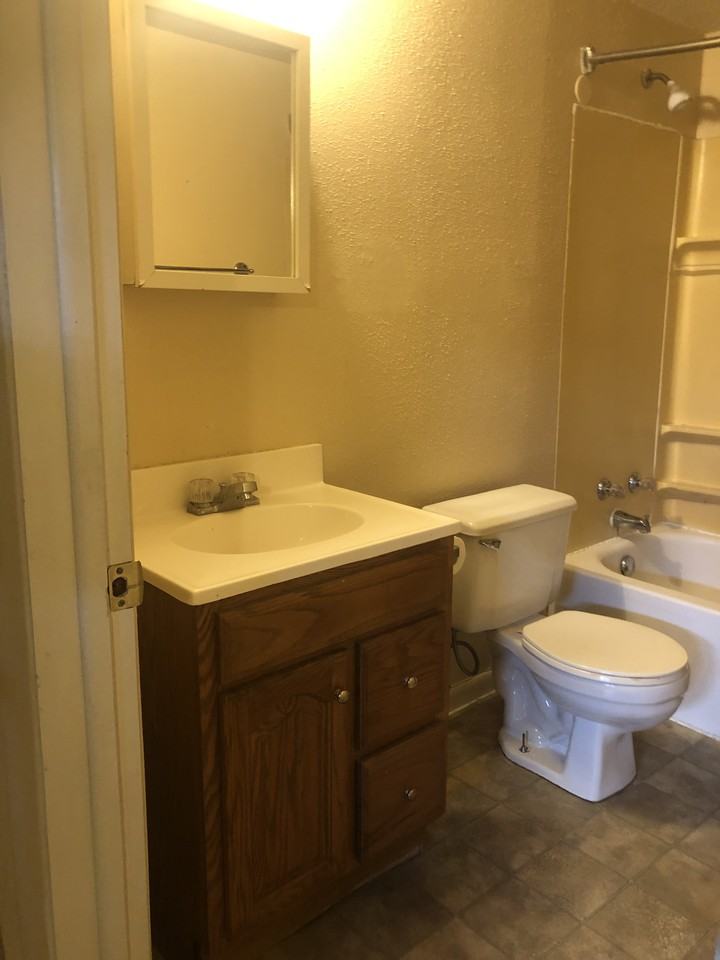 100 Cliff Ave #9 - Photo 5 of 11